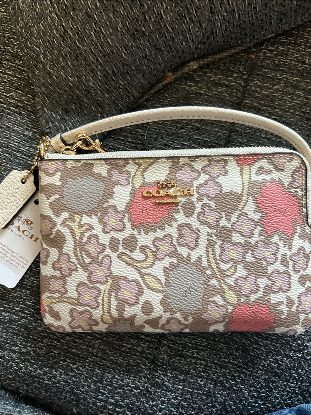 NWT Coach RARE yankee beechwood wristlet!! - Picture 4 of 7